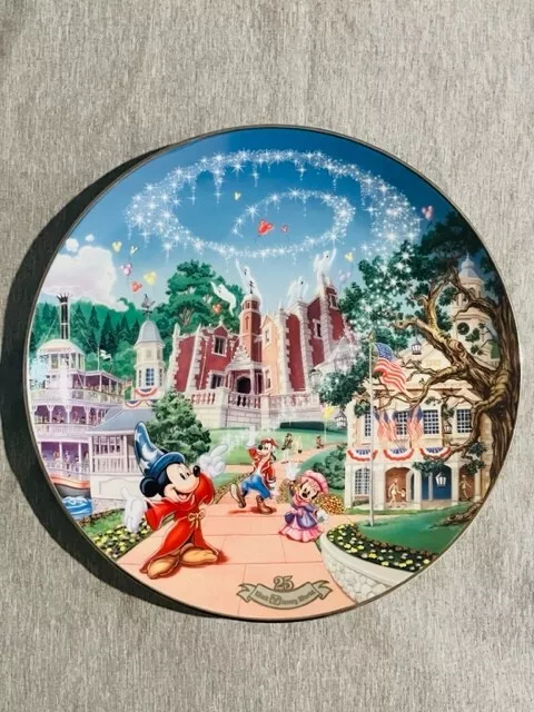 Walt Disney World Liberty Square 25Th Anniversary Plate