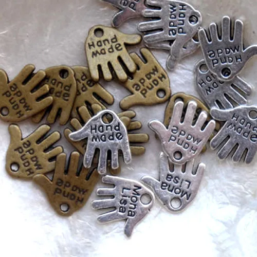 BRELOQUE PERLE - PETITE MAIN "HAND MADE" - Argent du Tibet ou Bronze Laiton