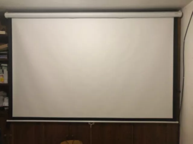 schermo videoproiettore 240x240 usato poco 