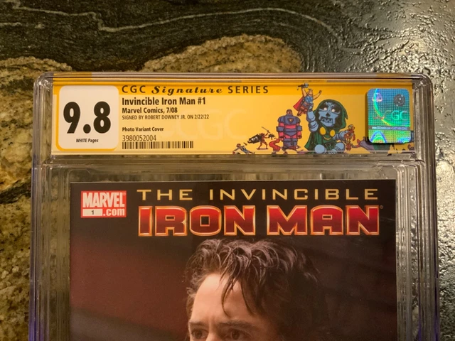Invincible Iron Man #1 CGC 9.8 Signed by Robert Downey Jr. - Photo variant 2