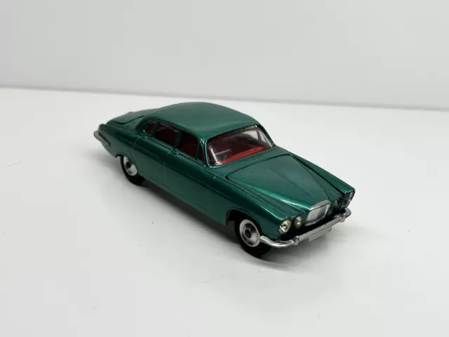 - Corgi Toys - Jaguar Mark X Saloon //  4 J 425