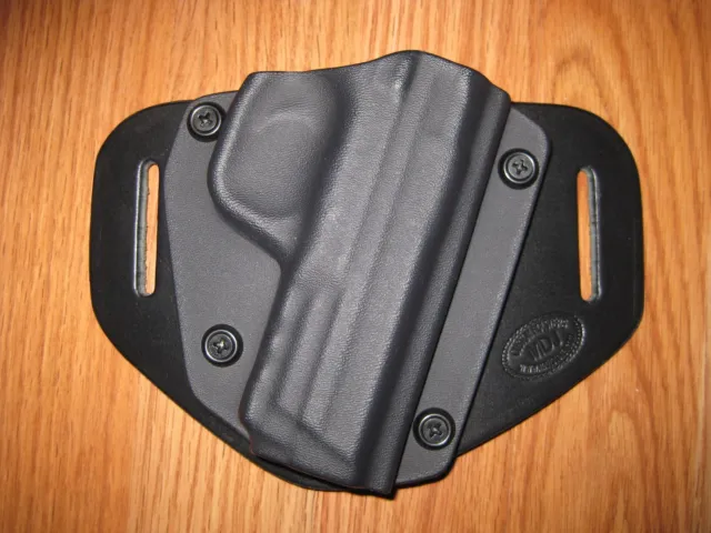 OWB Kydex/Leather Hybrid Holster with adjustable retention for Smith & Wesson