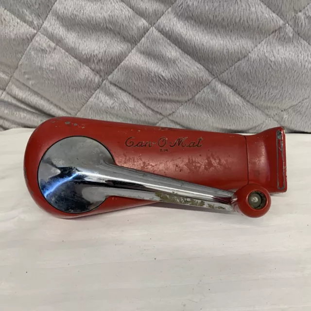https://www.picclickimg.com/UGwAAOSwxF5kh34S/Vintage-Can-O-Mat-Can-Opener-1940s-Red-Handle-Turn.webp