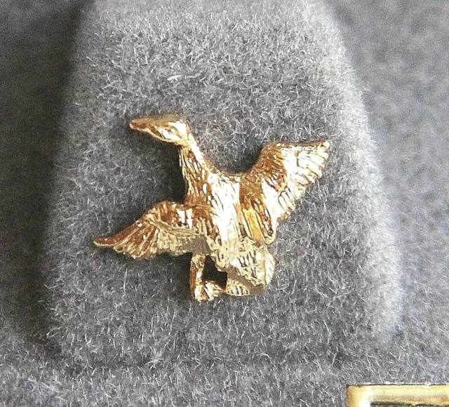 Anson Duck Tie Tack w/ Chain Clutch Original Velveteen Case New Old Stock