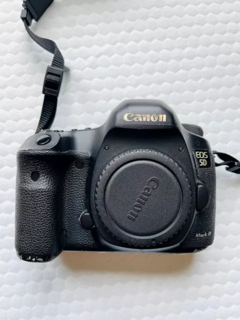 Canon EOS 5D Mark III 22.3 MP Digital SLR Camera - Black (Body Only)