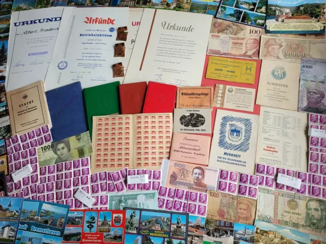 Banknoten , Ansichtskarten , Briefmarken , Orden , alte Ausweise , Foto -Sets un