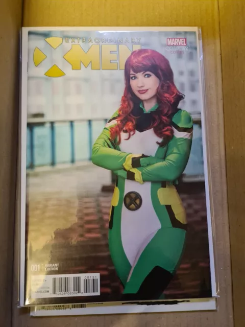Marvel Extraordinary X-Men #1 Cosplay Variant High Grade Comic book