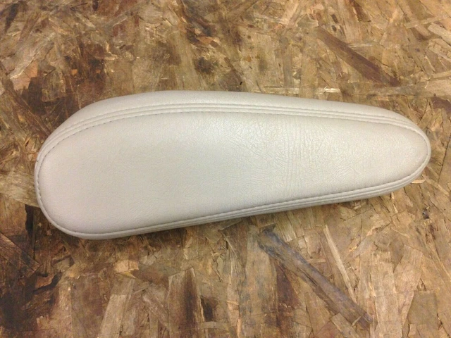 2003 chevy tahoe seat arm rest pad ( passenger front ) 2003-2006