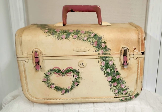 Vintage Chic Taperlite Train Case Hand-Painted Shabbypink Heart w/Roses and Vein