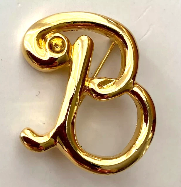 BROCHE RÉTRO LETTRE D en majuscule couleur or rodhié