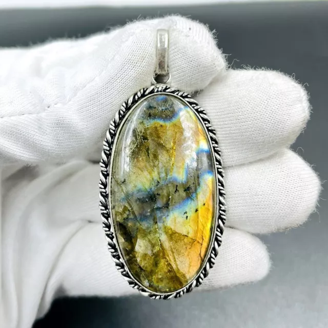 Ciondolo fatto a mano con gioielli in pietra preziosa labradorite naturale...