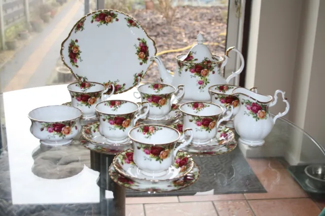Vintage Royal Albert old country roses tea set