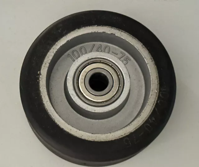 Ruota per carichi pesanti gomma piena e acciaio rullo 10 cm diametro 4 cm larghezza asse circa 12 mm