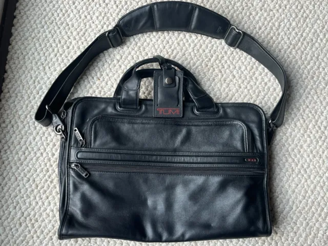 TUMI Alpha Slim Black Leather Briefcase Laptop Case w/ Luggage Slot 96101D4 USED