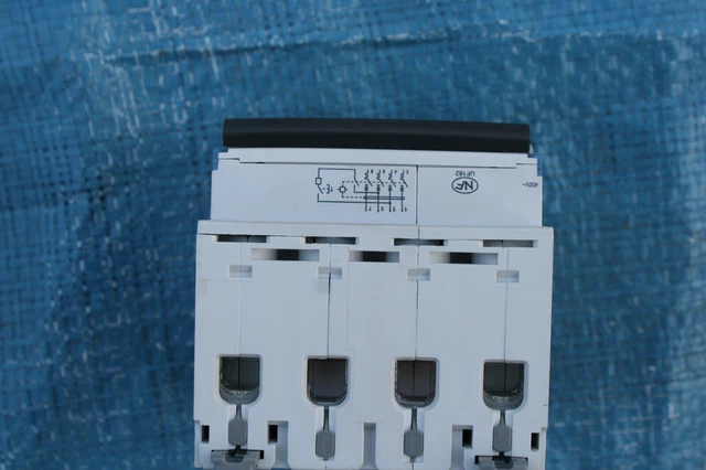 Disjoncteur Différentiel Legrand DX3 C16 300mA 10kA - Réf. 411172 | Occasion En Bon état De Marche