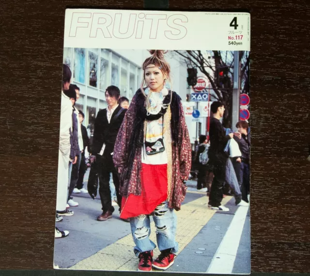 FRUiTS 2007 No.117 Japanese Harajuku Street Fashion Wardrobe Magazine Tokyo Girl