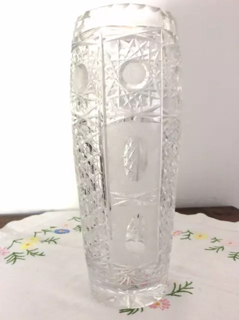 adorable  vase en cristal de Boheme taille