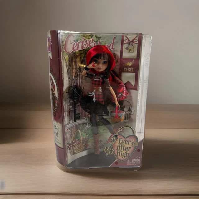 Ever After High News: CERISE HOOD'S SECRET/EL SECRETO DE CERISE HOOD