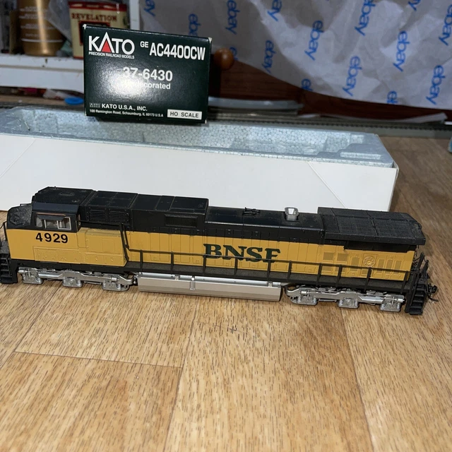 Kato 37-6312 HO Scale BNSF Railway GE C44-9W Dash 9 Diesel Locomotive 4929