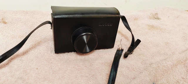Cámara vintage Kodak Instamatic 133X con estuche
