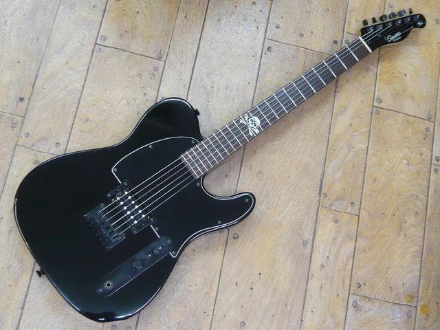 Squier by Fender Avril Lavigne Telecaster Skull & Crossbones