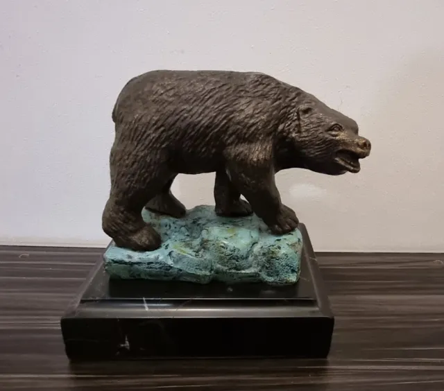 Bronzefigur Bär auf Marmorsockel, Gewicht ca. 4500g, Höhe ca. 17cm