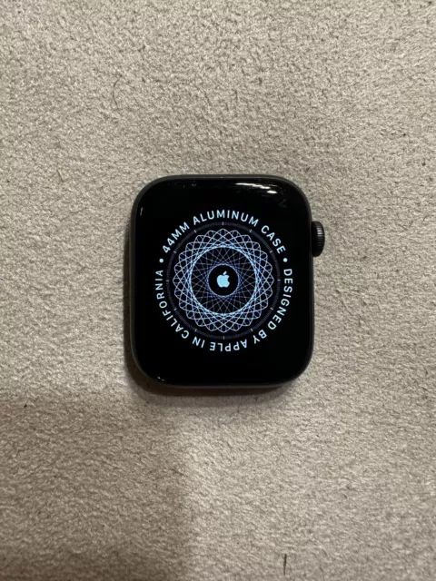 Apple Watch Series 4 - 44mm - Space Gray (GPS + Cellular)