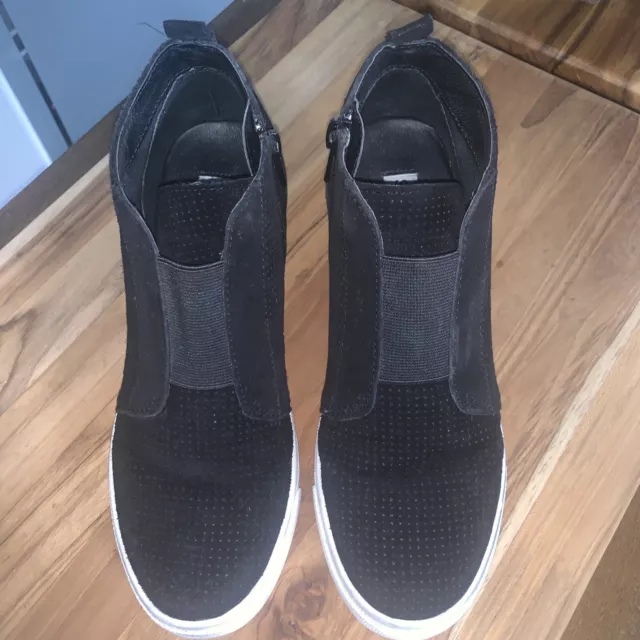 Steve Madden Size 6 Black Genuine Suede Wavery Wedge Sneakers