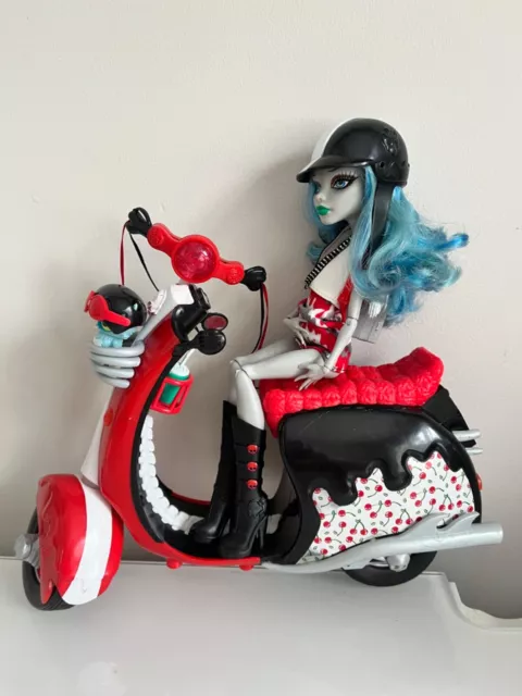 Monster High Ghoulia Yelps Doll with Scooter