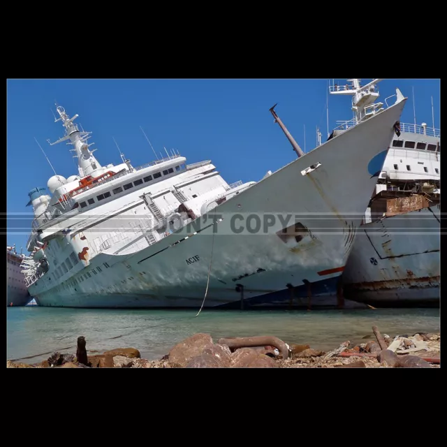 Photo B.000758 MS ACIF PACIFIC PRINCESS, LOVE BOAT ALIAGA SCRAP YARD CRUISE SHIP