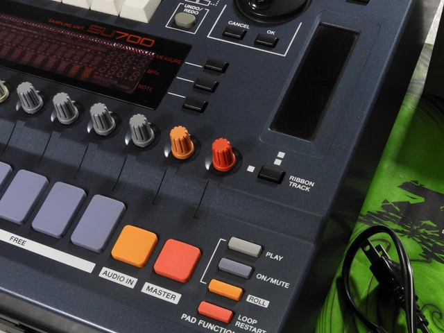 Yamaha SU700 séquenceur d'échantillonnage d'usine musicale excellent + mémoire de travail 34 Mo 6