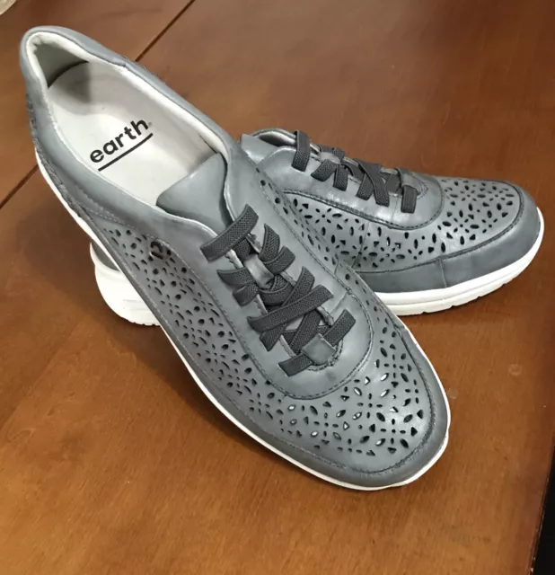 Earth Nimble Viva Casual Sneakers Womens 8 M.Gray. Leather Cut Out Low Top