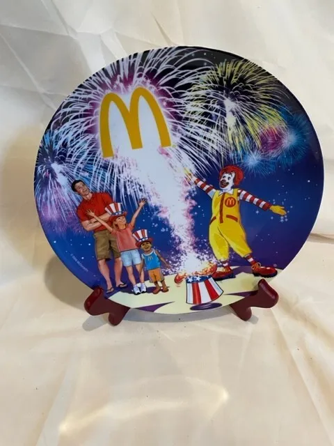 2006 McDonald's Collector’s 9-1/2” Ronald McDonald Fireworks 4th of July Plate