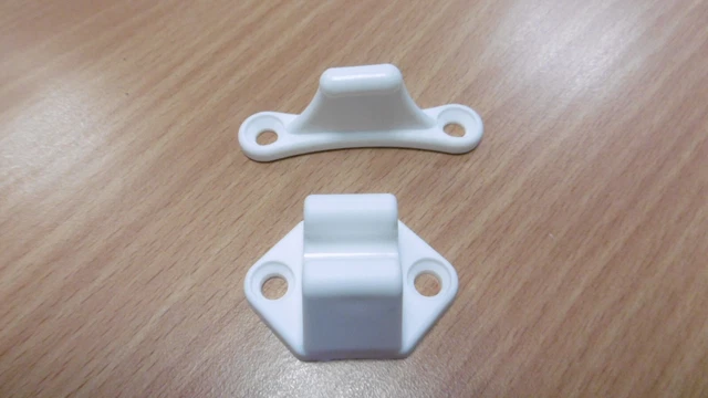 SWIFT AUTOTRAIL RAPIDO MALE & FEMALE DOOR CATCH RETAINER WHITE SWIFT AUTOTRAIL RAPIDO MALE & FEMALE DOOR CATCH RETAINER WHITE
