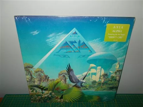 Asia . Alpha . Steve Howe, Carl Palmer, John Wetton 1983 Geffen LP w/ Tour Book