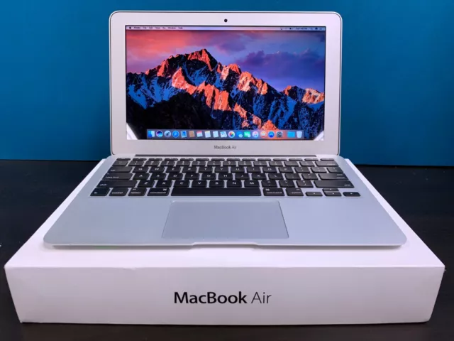 Apple MacBook Air 11 inch / Intel Core / 256GB SSD+8GB RAM /ULTRALIGHT