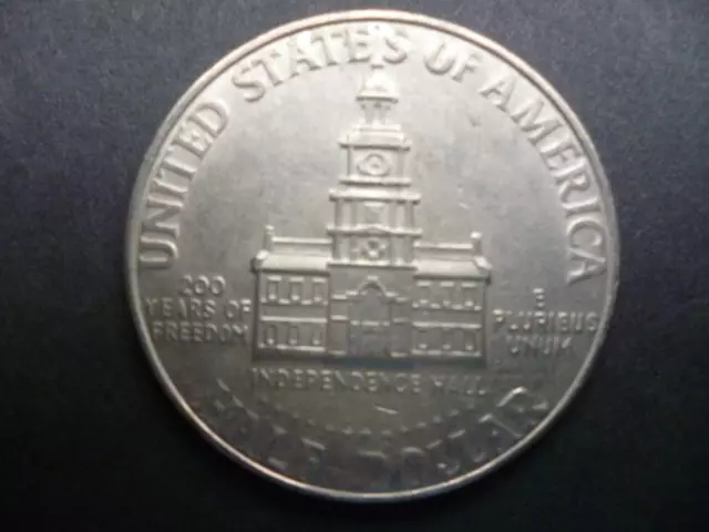 USA  Kennedy Half Dollar coin 1976 good circulated condition independence hall.