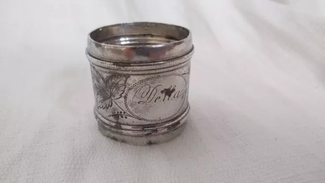 Antique Etched Silver Plate Floral & Leaf Napkin Ring....."Della"