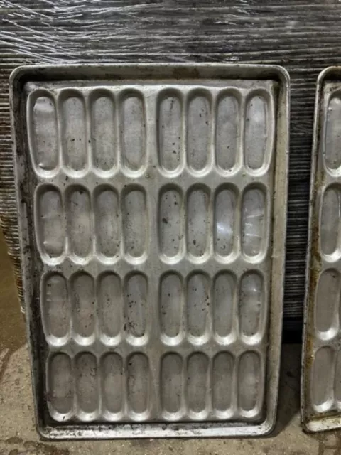 LOT OF 5 HDUTY COMMERCIAL Chicago Metallic HOT DOG BUN Pan Makes (32)