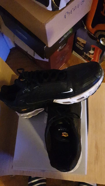 Nike Tn Noires 45Avec Une Paire De Soquette  Bien Puante 2