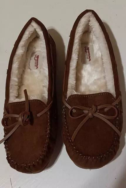 Arizona Jean Co. solid chestnut faux suede moccasin slippers Size 7.5 M