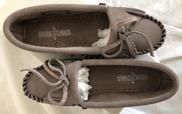 Women's Minnetonka Moccasins 409t Kilty  Suede Moc Grey Sze 5
