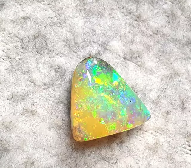 GEM-Class Boulderopal Grün-Gold Top Farbe -4,10ct. Top Brillanz !!