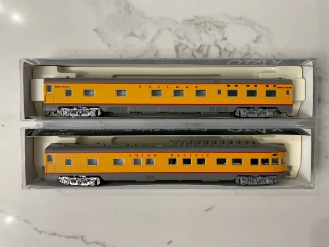 N scale Kato Union Pacific Smoothside Passenger Car 2-pack