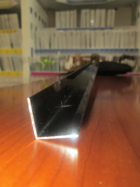 Profili In Alluminio Verniciato Nero Angolare A L Mm.20X20X1 Da Mt 1