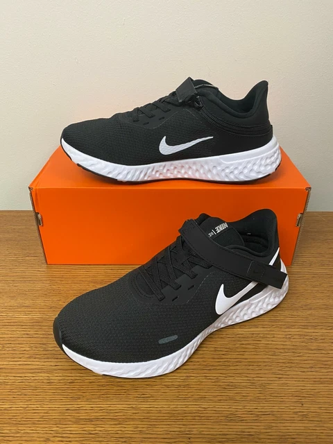 NIKE REVOLUTION 5 Flyease 4E WIDE Running Shoes Black White CJ9885