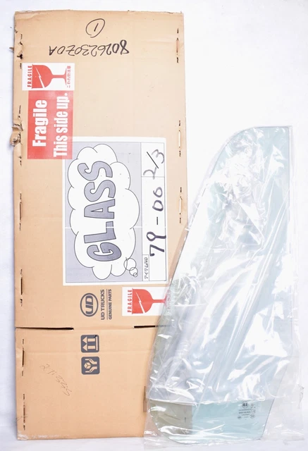OEM Nissan UD Vent Door Glass  80262-30Z0A