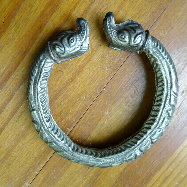 Bracelet Manchette Berbère En Alliage Argenté Avec Motifs Floraux – 64 Grammes – Style Bohème W1109