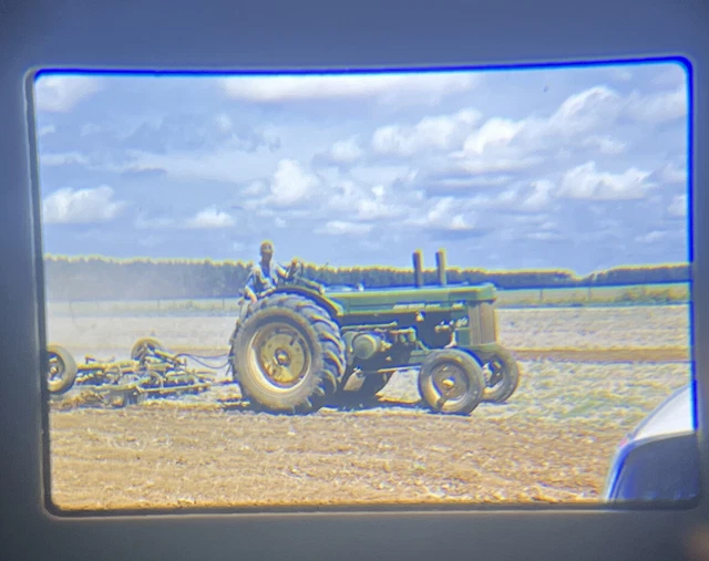 35MM Slide Photo JOHN DEERE TRACTOR * Plowing * Florida Farmer