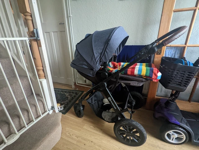 Kinderkraft moov travel system groupon sale